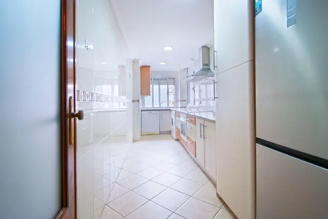 Estupenda vivienda junto José Laguillo con parking en superficie!!! — 7