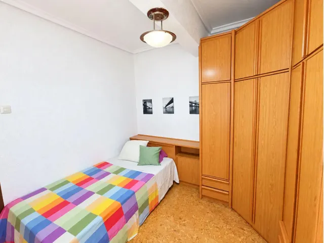 PISO LUMINOSO PARA ENTRAR A VIVIR EN TORRELAVEGA.- — 24