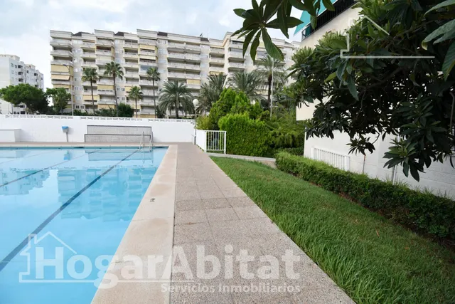 EXTERIOR CON PISCINA, GARAJE Y TERRAZA A SOLO 200 M DE LA PLAYA — 37