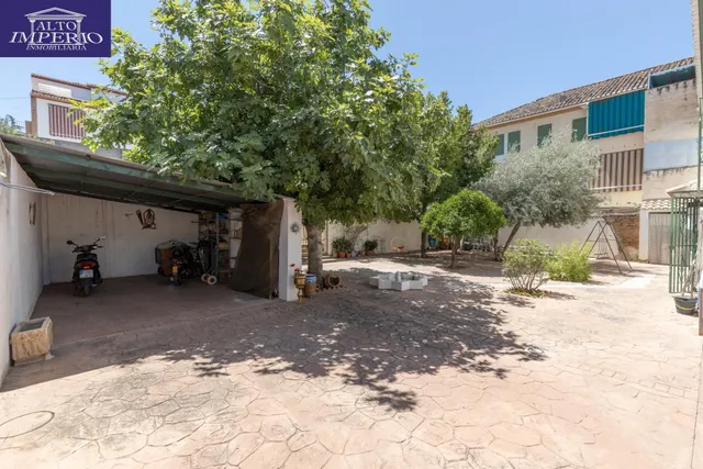 Casa con gran solar — 47