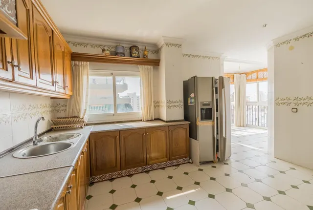 Amplio y céntrico ático con terraza y vistas al mar en Fuengirola — 31
