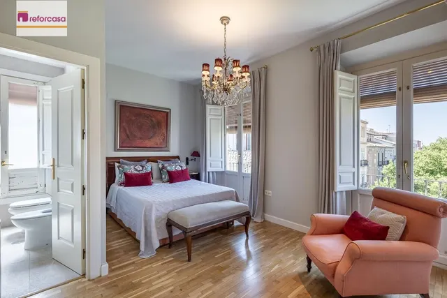 Exclusivo Piso Dúplex en el Corazón de Granada — 17