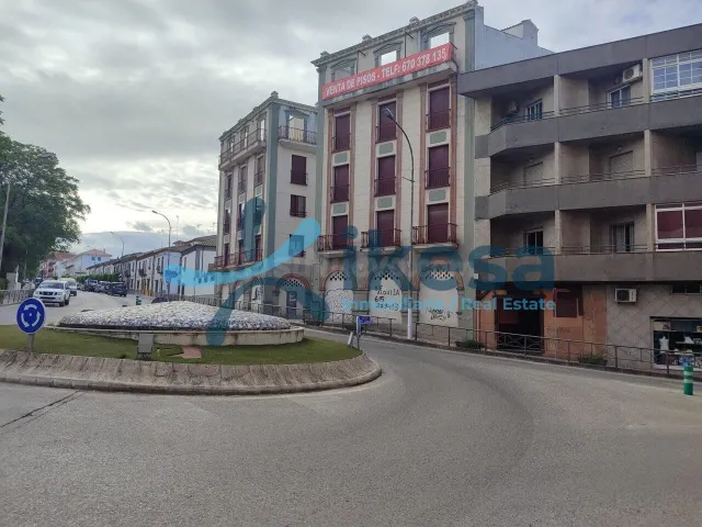 Venta de Local Comercial en Torredonjimeno, Jaén - foto 3