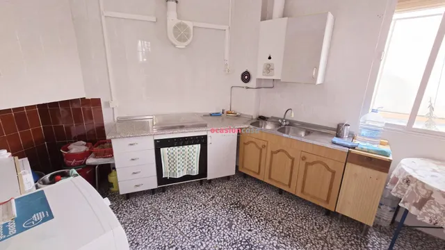 LOCAL Y PISO  EN VENTA EN EL VISO — 24