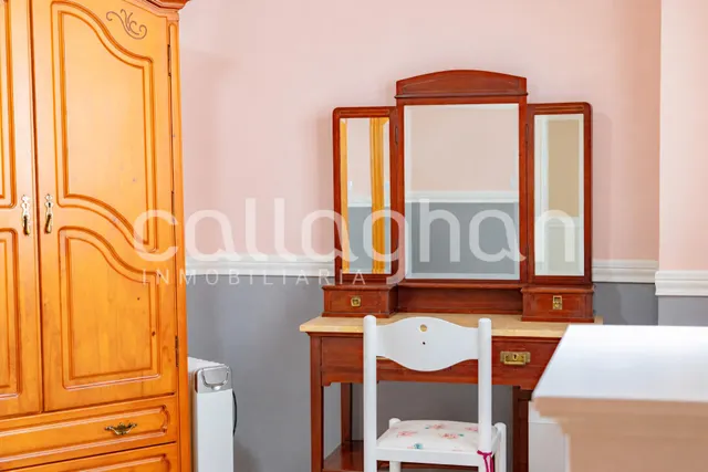 Amplia casa de pueblo con 6 habitaciones en Moncada — 23
