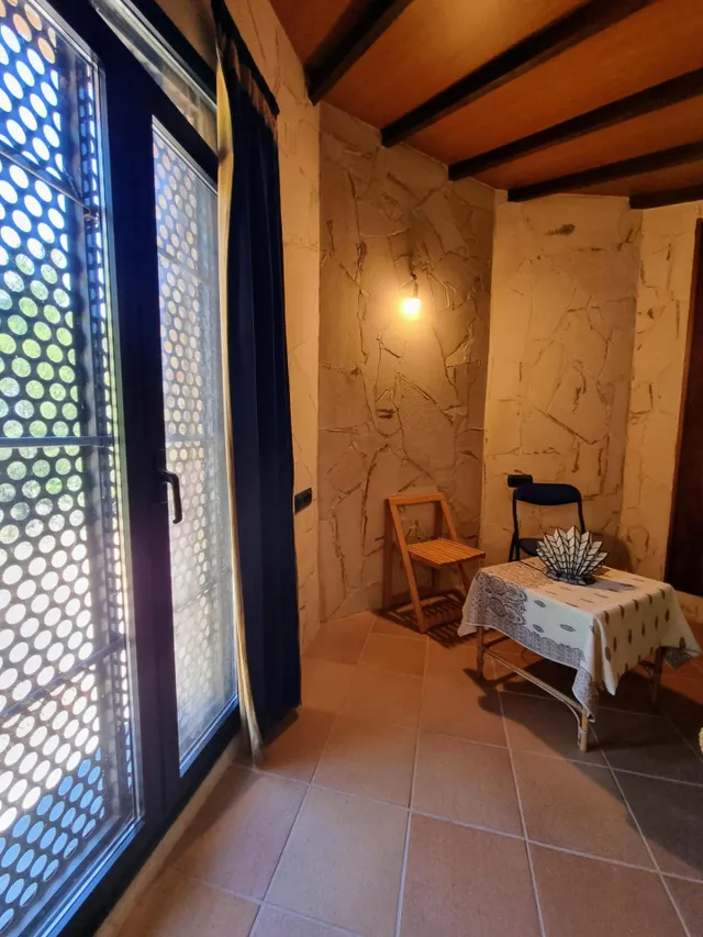 CASAS INDIVIDUALES  CON PARCELAS EN CIMBRIO (BARCENA DEL BIERZO) — 48