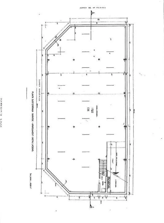 Impresionante local comercial esquinero a tres calles con planta garaje para 12 coches — 15