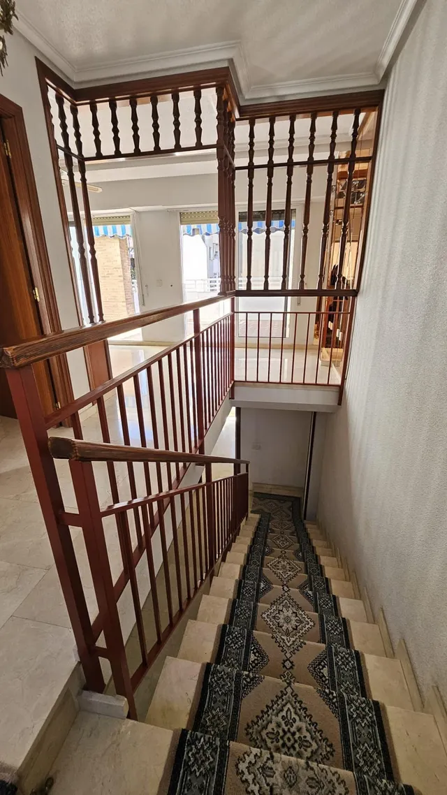Se Vende Casa de Tres Plantas con garaje doble y trastero. — 30