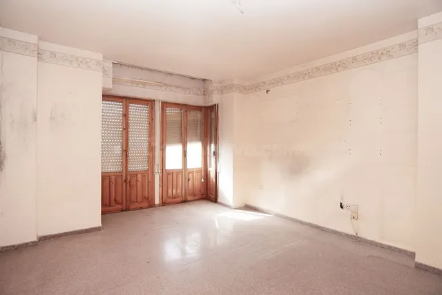 PISO DE CUATRO DORMITORIOS A LA VENTA EN YECLA - MURCIA - foto 2