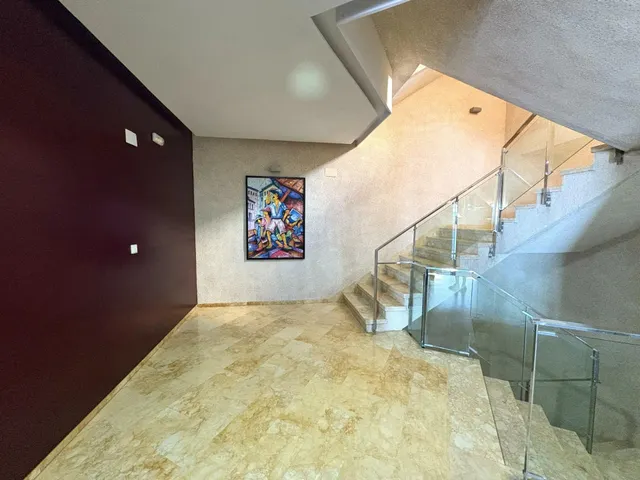 Apartamento moderno y espacioso en primera línea de mar junto a Playa del Cura. ¡3 dormitorios, 2 baños, balcón con vistas al mar (sureste) y piscina comunitaria! — 36