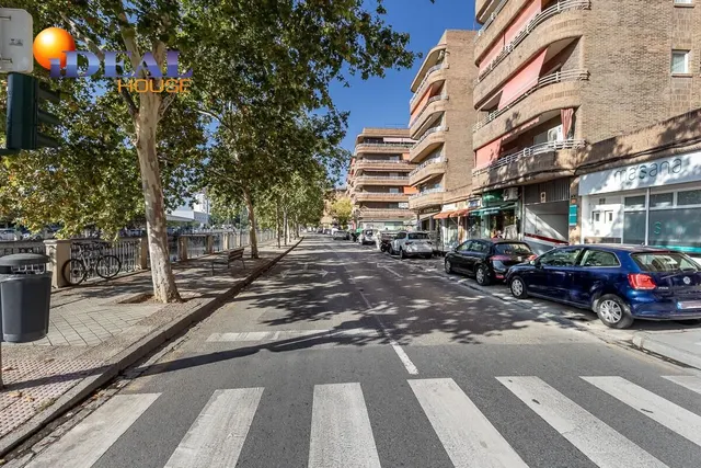 Garaje doble en venta en Urbanización Parque del Genil – Granada Capital — 12