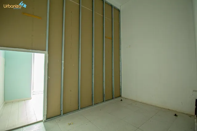 LOCAL COMERCIAL CALLE MENACHO BADAJOZ — 6