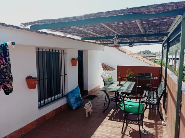 VENTA DE CHALET Y APARTAMENTO — 27