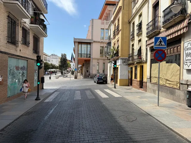 OPORTUNIDAD DE LOCAL, EN PLENO CENTRO DE CÓRDOBA, TAMBIÉN AL