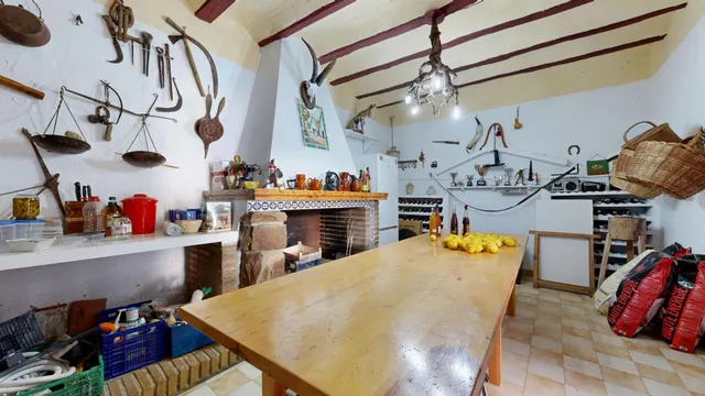 PRECIOSA Y ESPECTACULAR  CASA EN CHIVA  . OJO INVERSORES!!! — 6