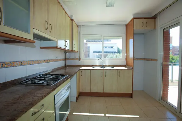 Chalet independiente con gran terraza en Calafell — 41