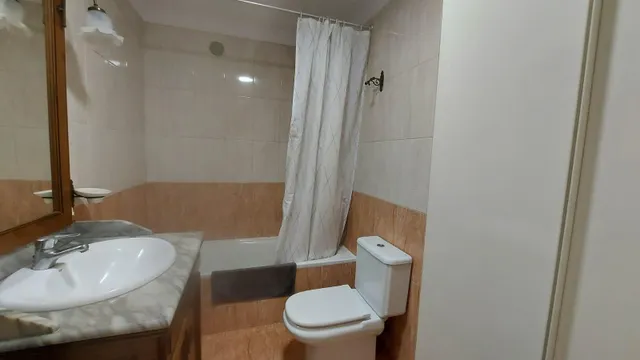 Piso bajo con sotano en residencial Conde Barcelona — 16