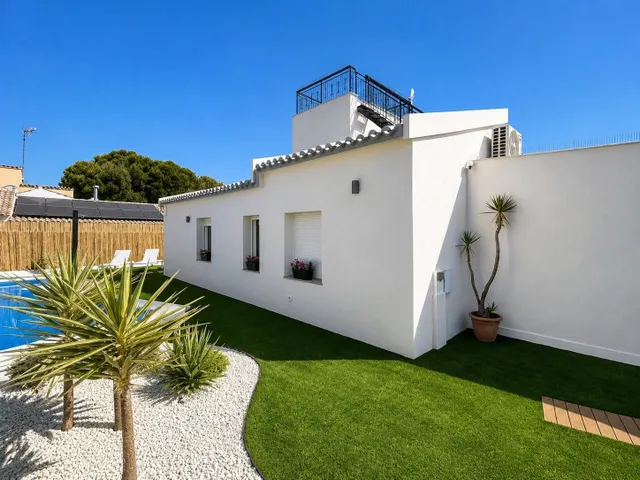 Villa de 4 dormitorios 2 baños en punta prima ( orihuela costa ) — 13