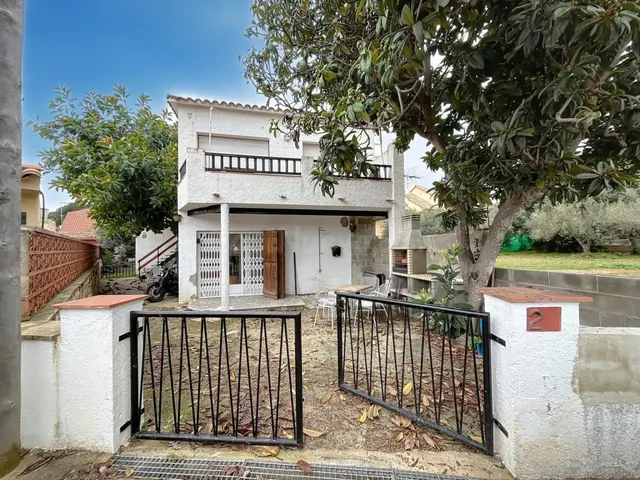 Oportunidad para Inversores! Casa de 2 Pisos Independientes 