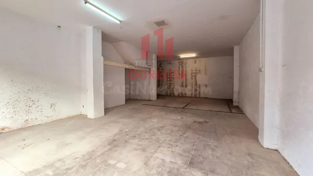 LOCAL COMERCIAL CON ZONA DE CARGA Y DESCARGA EN SU ENTRADA - foto 4
