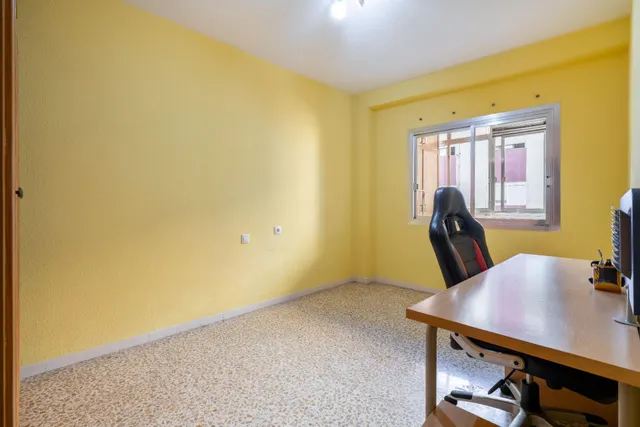 ¡Oportunidad a pasos del Paseo Marítimo de Almería! Piso de 3 habitaciones en El Zapillo — 15