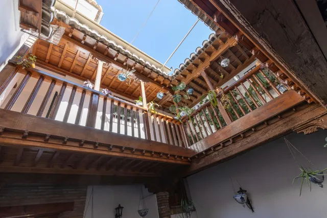 Auténtica casa con corrala tradicional y azotea en el corazón del Albaicín con gran potencial también para inversores — 3