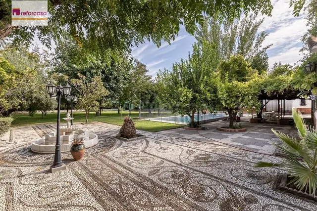 Espectacular Chalet en Ogijares - Ideal para Familias — 5