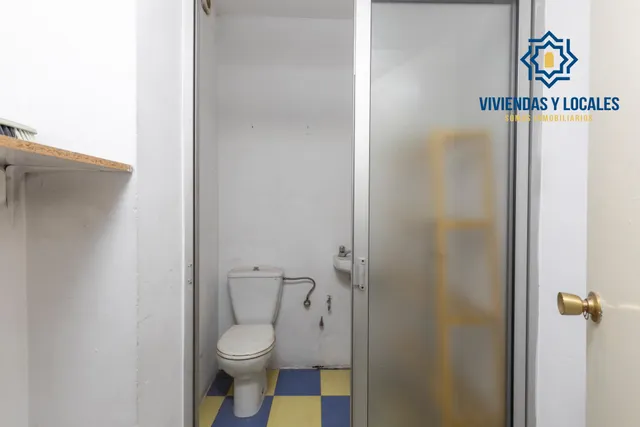 Local comercial en venta en calle agustina de aragón — 14