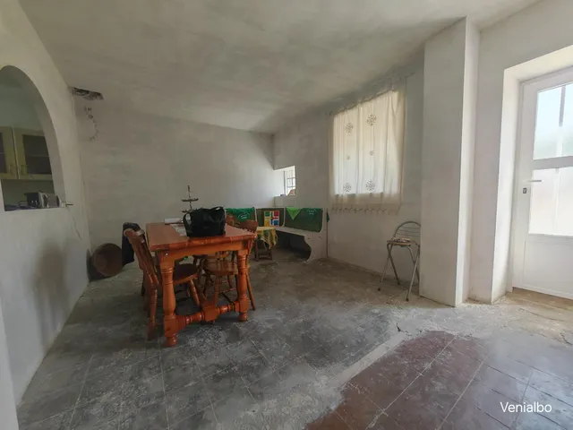 CASA EN VENTA EN VENIALBO (ZAMORA), 2 DORMITORIOS, BAÑO, PATIO Y BODEGA... — 2