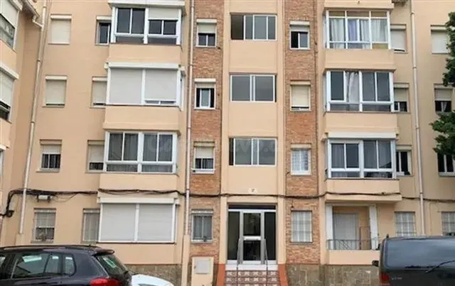 Se vende piso OKUPADO en Vilanova i la Geltrú (Barcelona). - foto 2