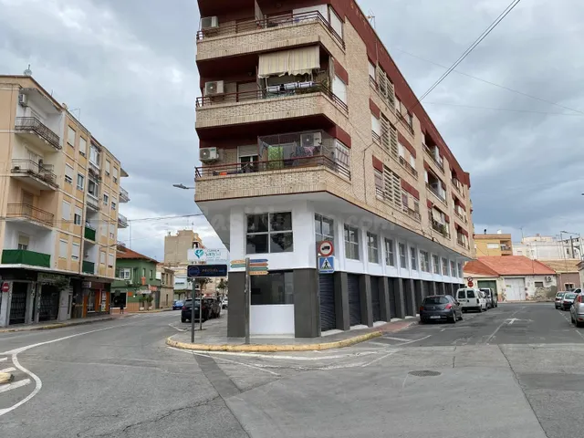 LOCAL EN VENTA DE 490 M2 EN EL CENTRO DE ALMORADI — 4