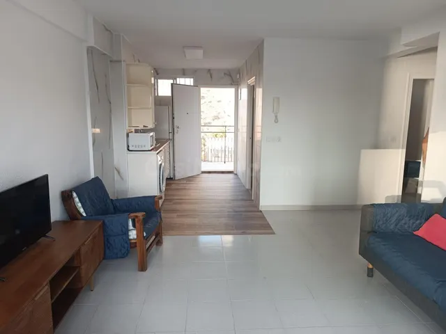 Apartamento en zona del Rincon de Loix. Reformado, 3 dormitorios, parking y piscina comunitaria. — 4