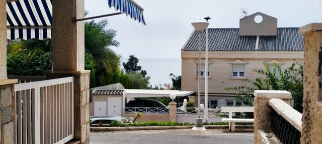 ¡Espacio para todos! Gran planta baja con porche y parking — 34