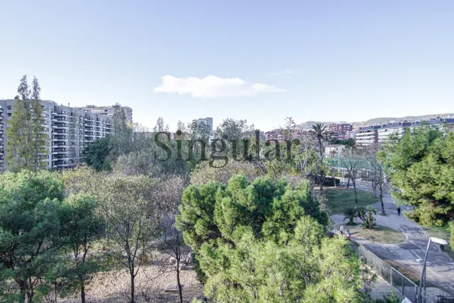 Luminoso piso reformado con balcón y vistas al Parque de Piscinas y Deportes — 2