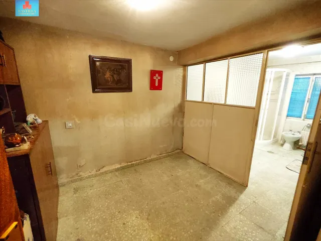 OPORTUNIDAD URBANO CASA CON TERRENO, GARAJE, ALMACENES... - foto 4