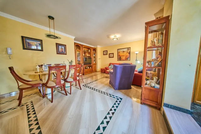 Espacio, calidez y terrazas para disfrutar: una casa con per - foto 3