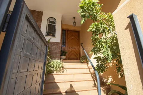 GRAN CASA FAMILIAR 4 DORMITORIOS