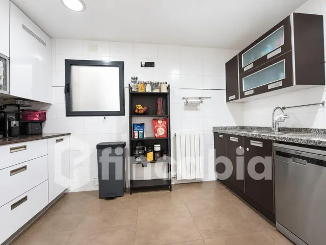 Dúplex con dos terrazas y aparcamiento en el centro de Santa Coloma de Farners — 8