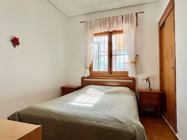 Villa independiente orientada al sur con piscina privada en un terreno de 502 m2 – Ciudad Quesada — 9