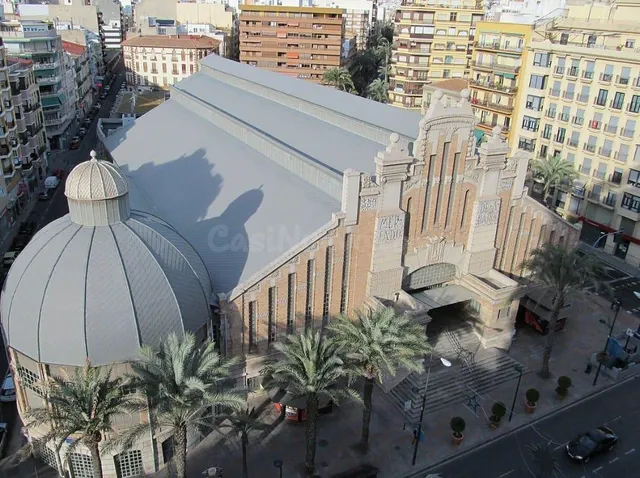 EDIFICIO PARA 10 ESTUDIOS MAS ATICO CERCA DE PLAZA DE TOROS,