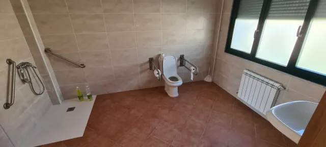 CASA REFORMADA USO HOTELERO EN SANTA COMBA — 33