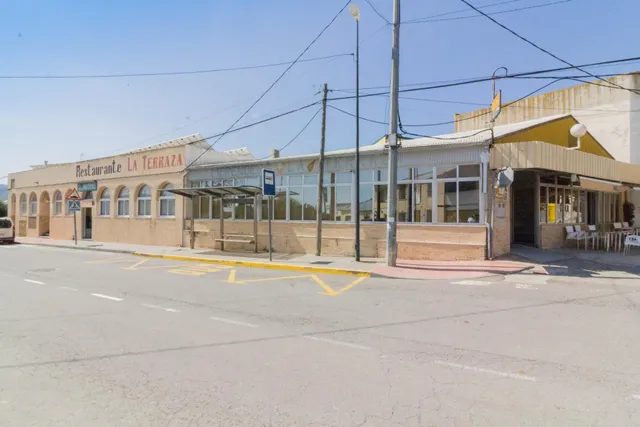 RESTAURANTE LISTO PARA EJERCER ACTIVIDAD EN LA MATANZA (ORIHUELA). — 25