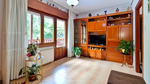 VIVIENDA Y NEGOCIO EN PIELAGOS — 8