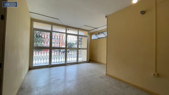 Se alquila local en la zona de Avd. del Ejercito, Guadalajara. — 20