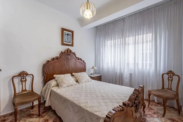 Piso señorial de 182 m2 en Avenida Madrid: amplitud, luz y posibilidades infinitas con garaje opcional. — 21
