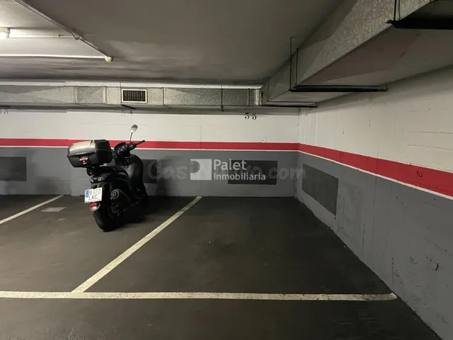 PLAZA EN VENTA EN CALLE CORSEGA 52 — 4