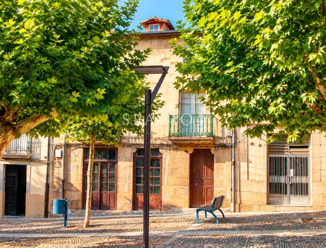Edificio en venta en Ourense centro con vistas a la Plaza de la Trinidad — 25