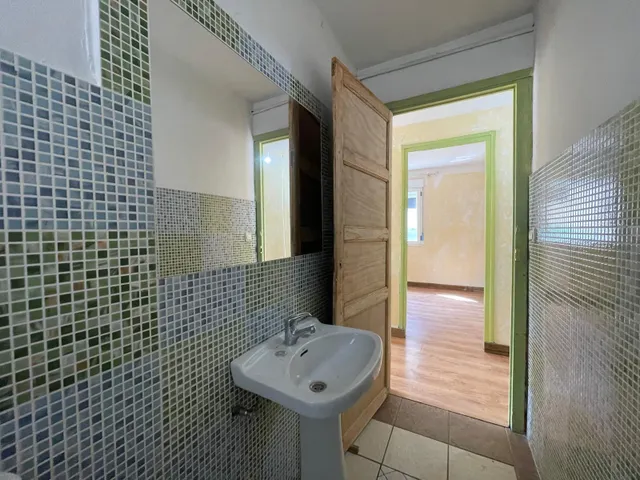 SE VENDE CASA EN CORULLÓN — 11