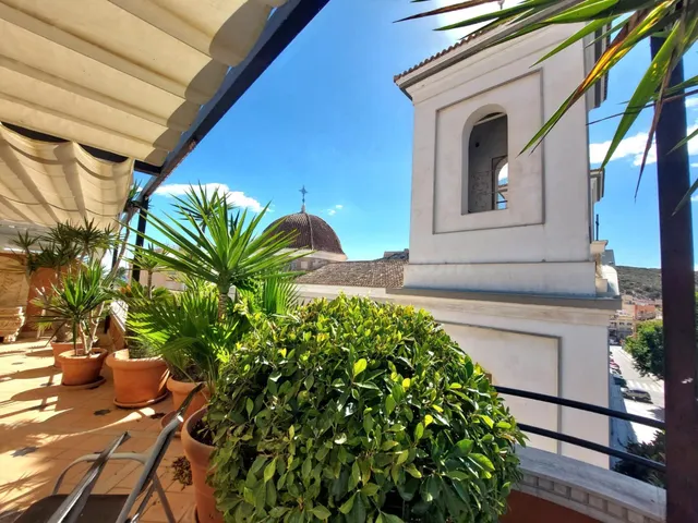 Ático con amplia terraza y garaje junto a la Plaza de España - foto 3