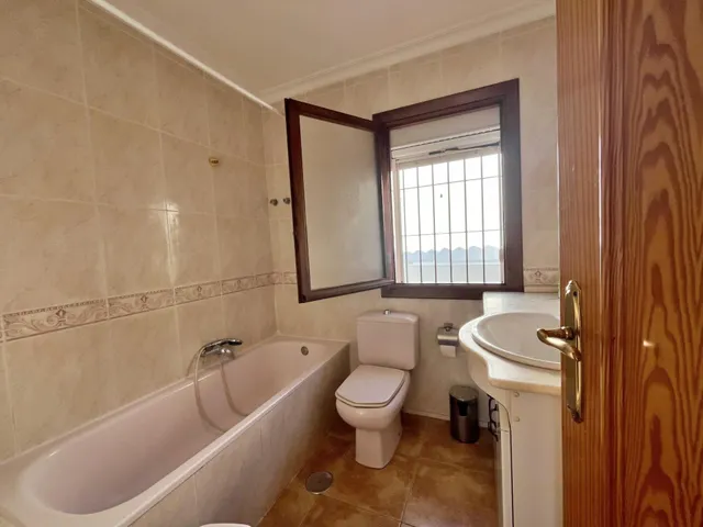 Chalet adosado con vistas laterales al mar y garaje para dos coches en La Cala del Moral — 29